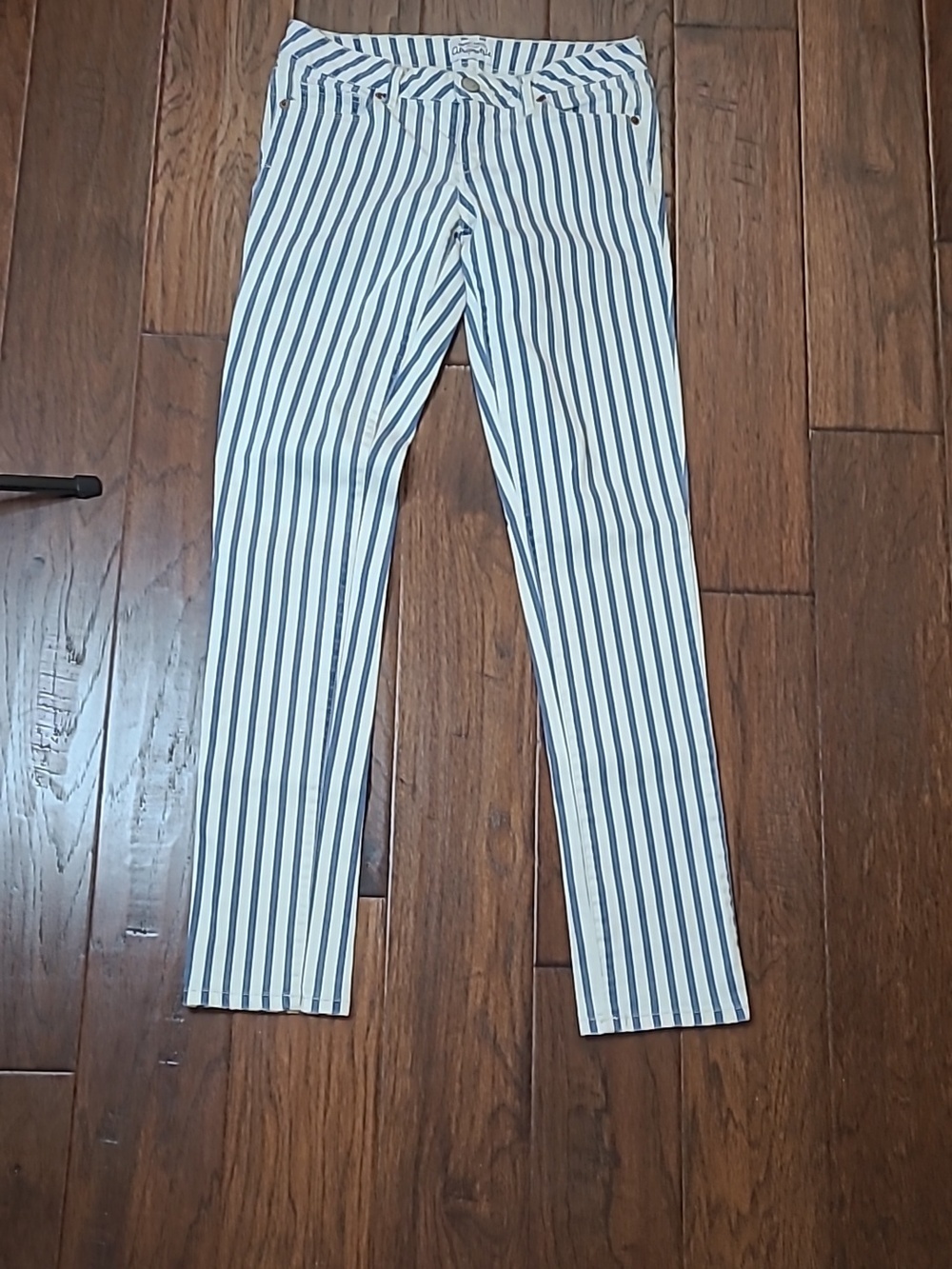 Aeropostale White & Blue Vertical Stripe ASHLEY Ultra Skinny Jeans size 3/4